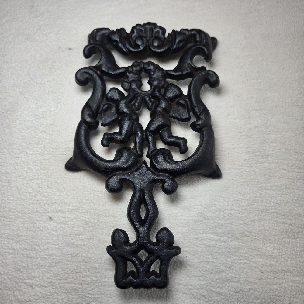 Wilton Cherub Cupid Cast Iron Trivet Pot Holder Footed Valentine
